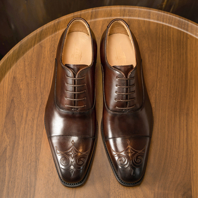Carved three-joint men's shoes - đánh giá và giá Men'S Style Formal Wear