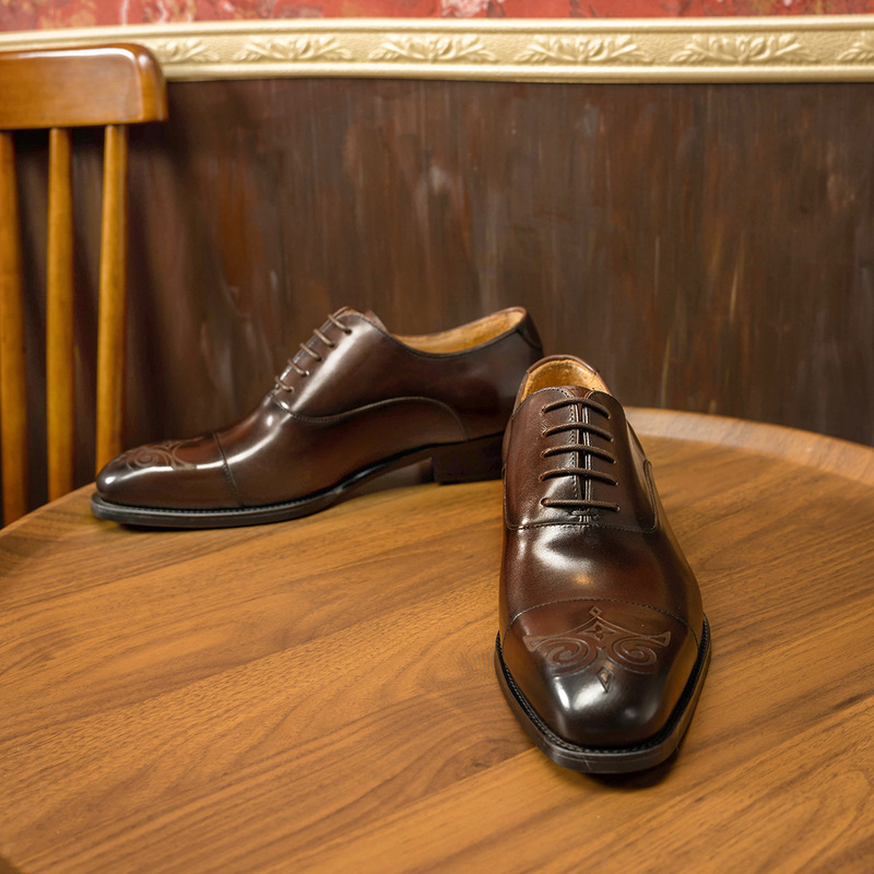 Carved three-joint men's shoes - đánh giá và giá Men'S Style Formal Wear