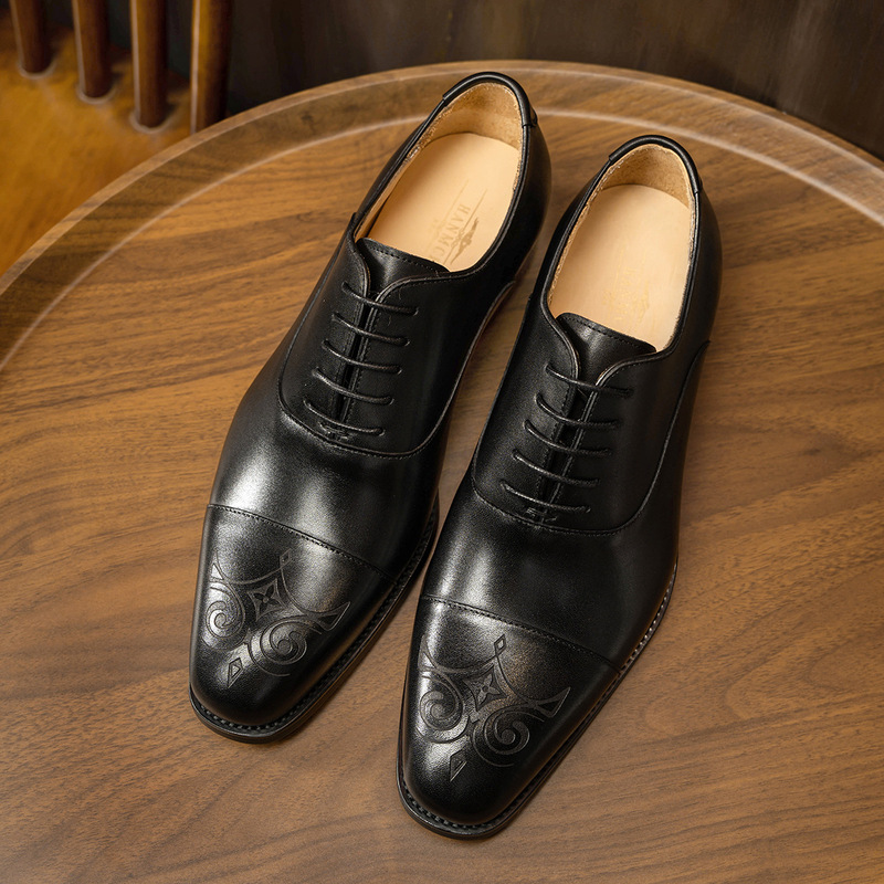 Carved three-joint men's shoes - đánh giá và giá Men'S Style Formal Wear