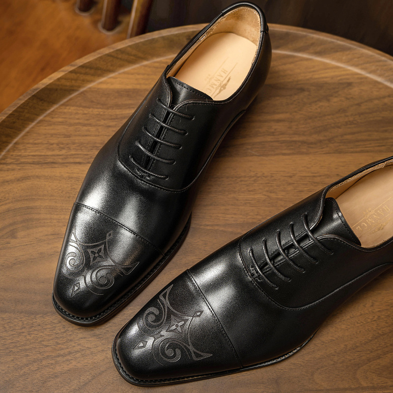 Carved three-joint men's shoes - đánh giá và giá Men'S Style Formal Wear