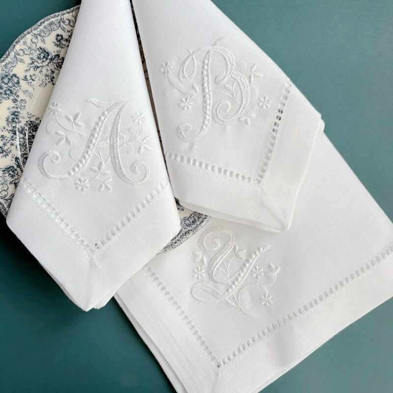 Letter Napkin Monogram Embroid - đánh giá và giá Monogrammed Handkerchief